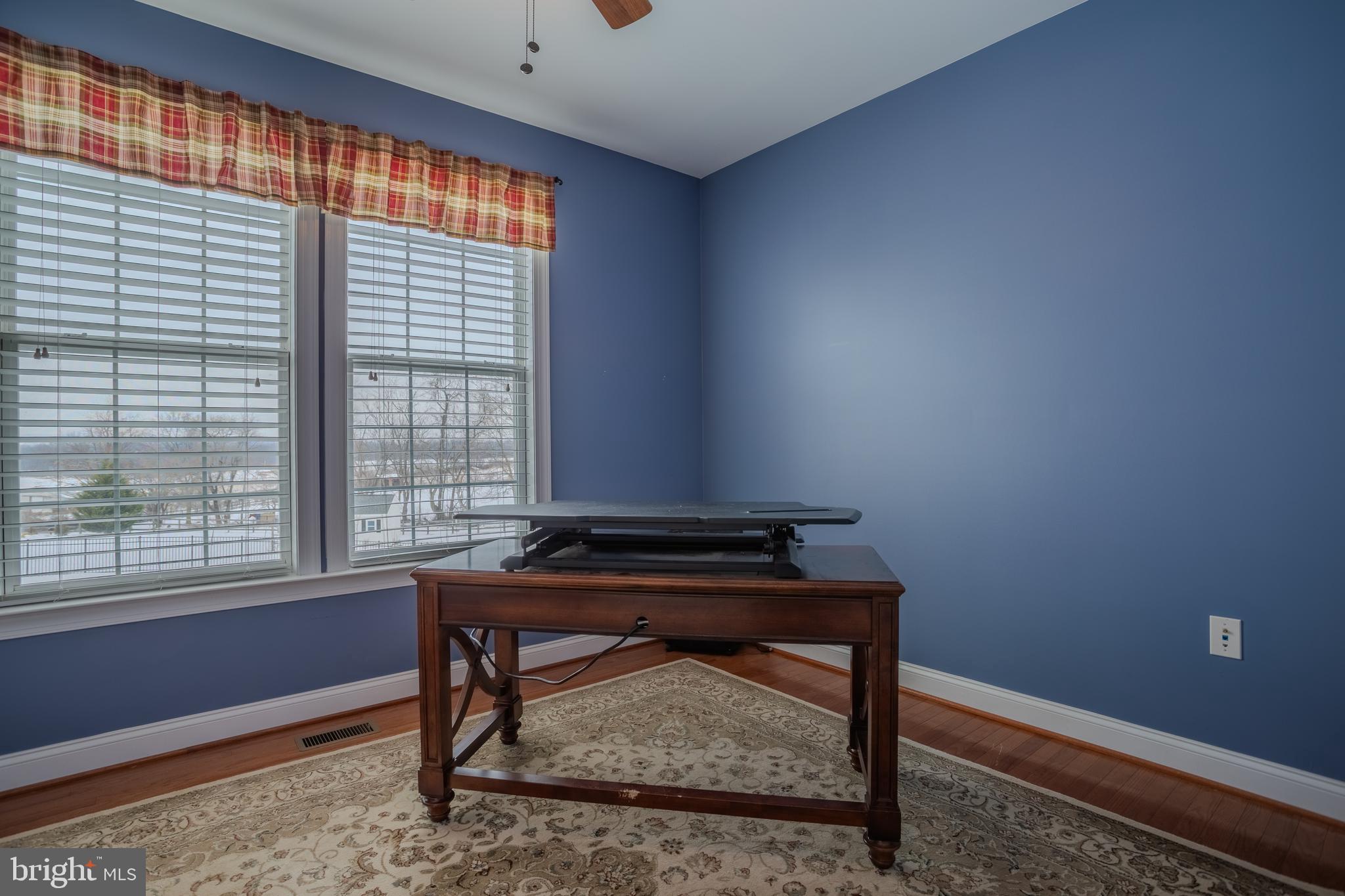 QUARTER FARM - Residential