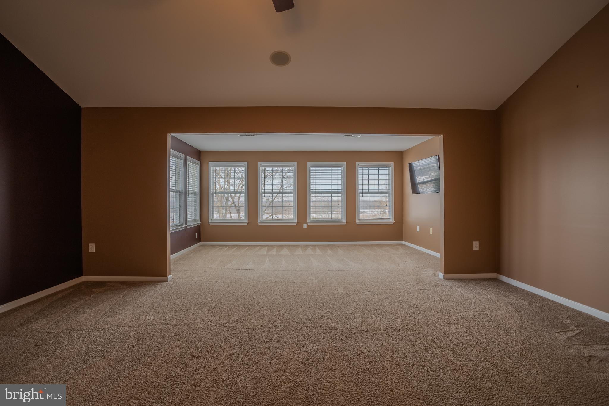 QUARTER FARM - Residential