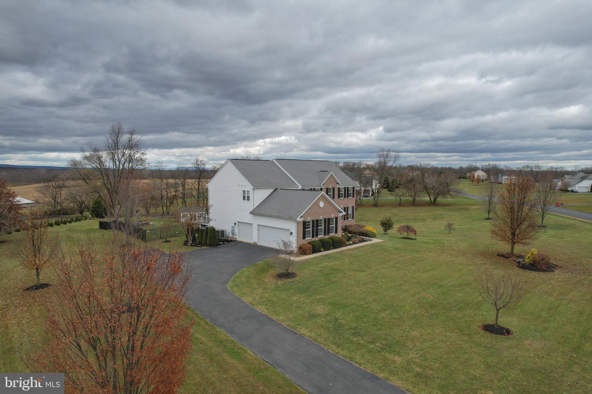 QUARTER FARM - Residential