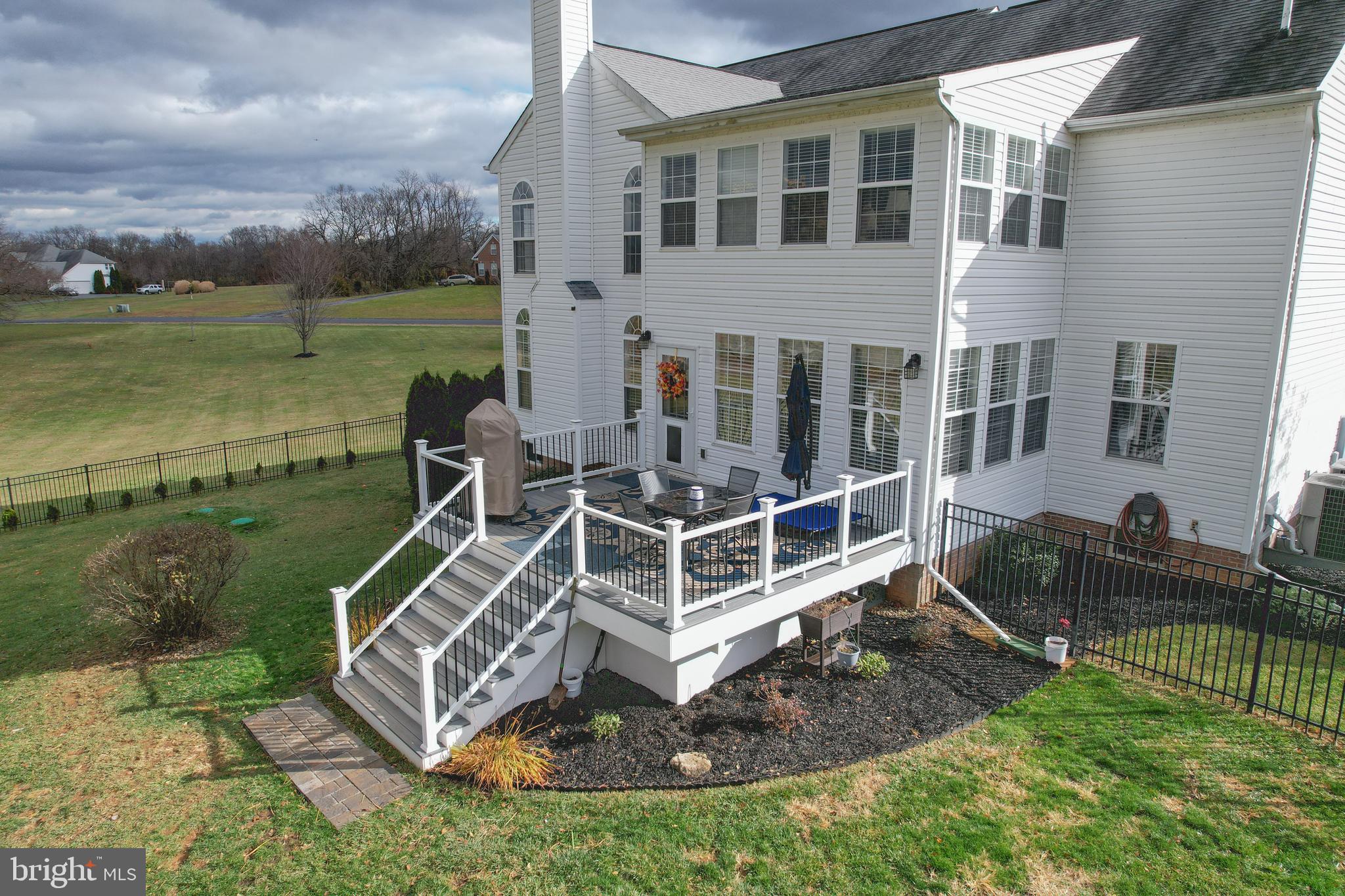QUARTER FARM - Residential