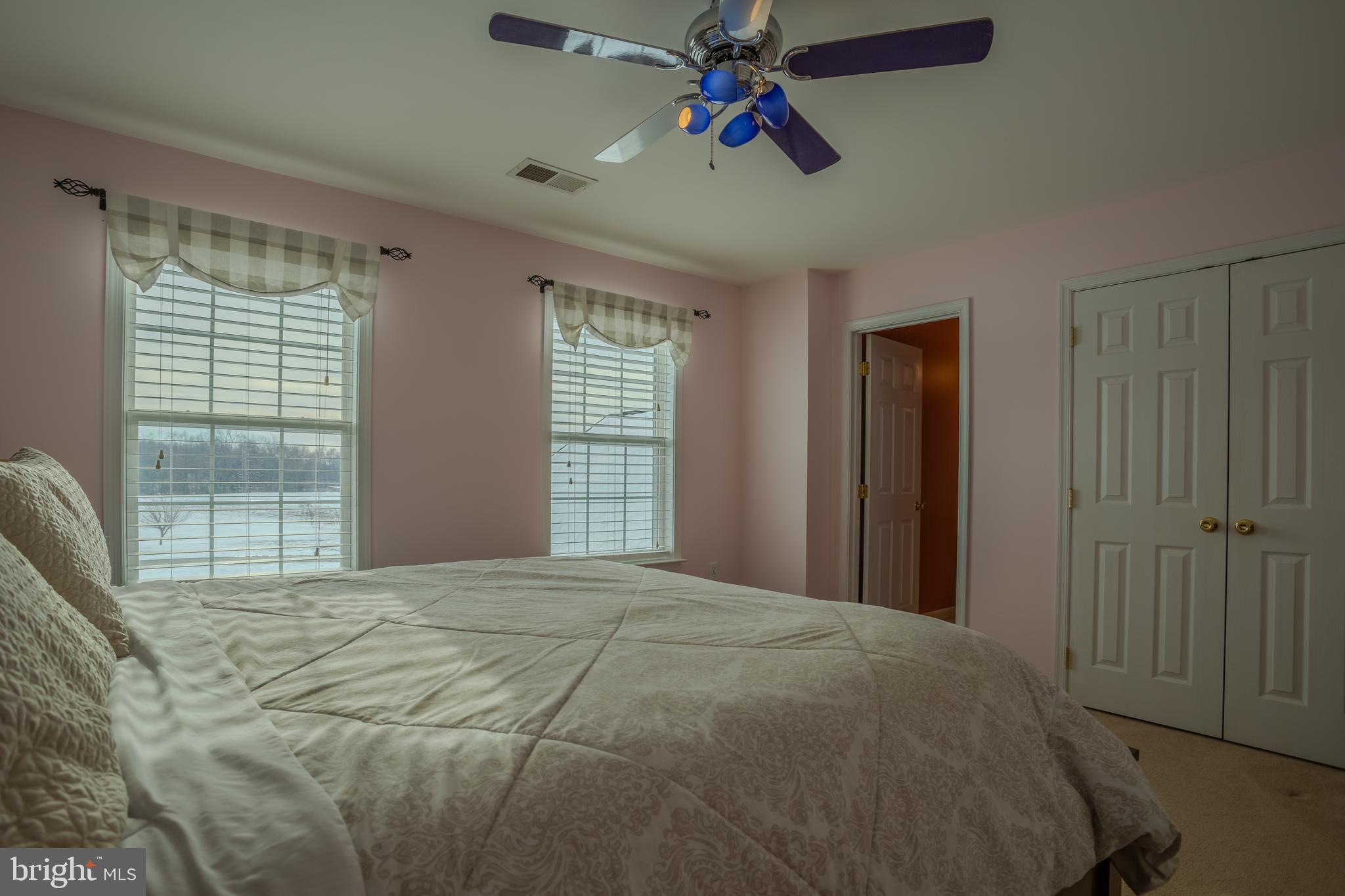 QUARTER FARM - Residential