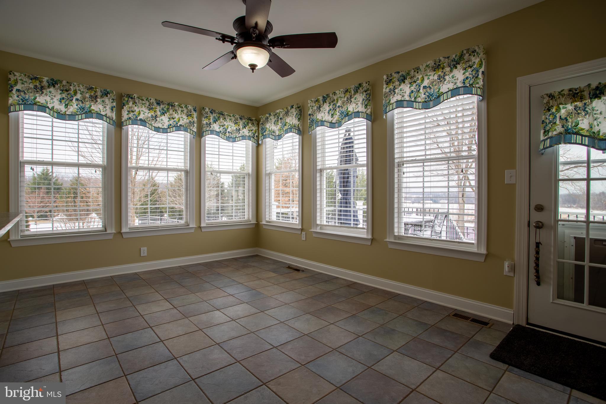 QUARTER FARM - Residential