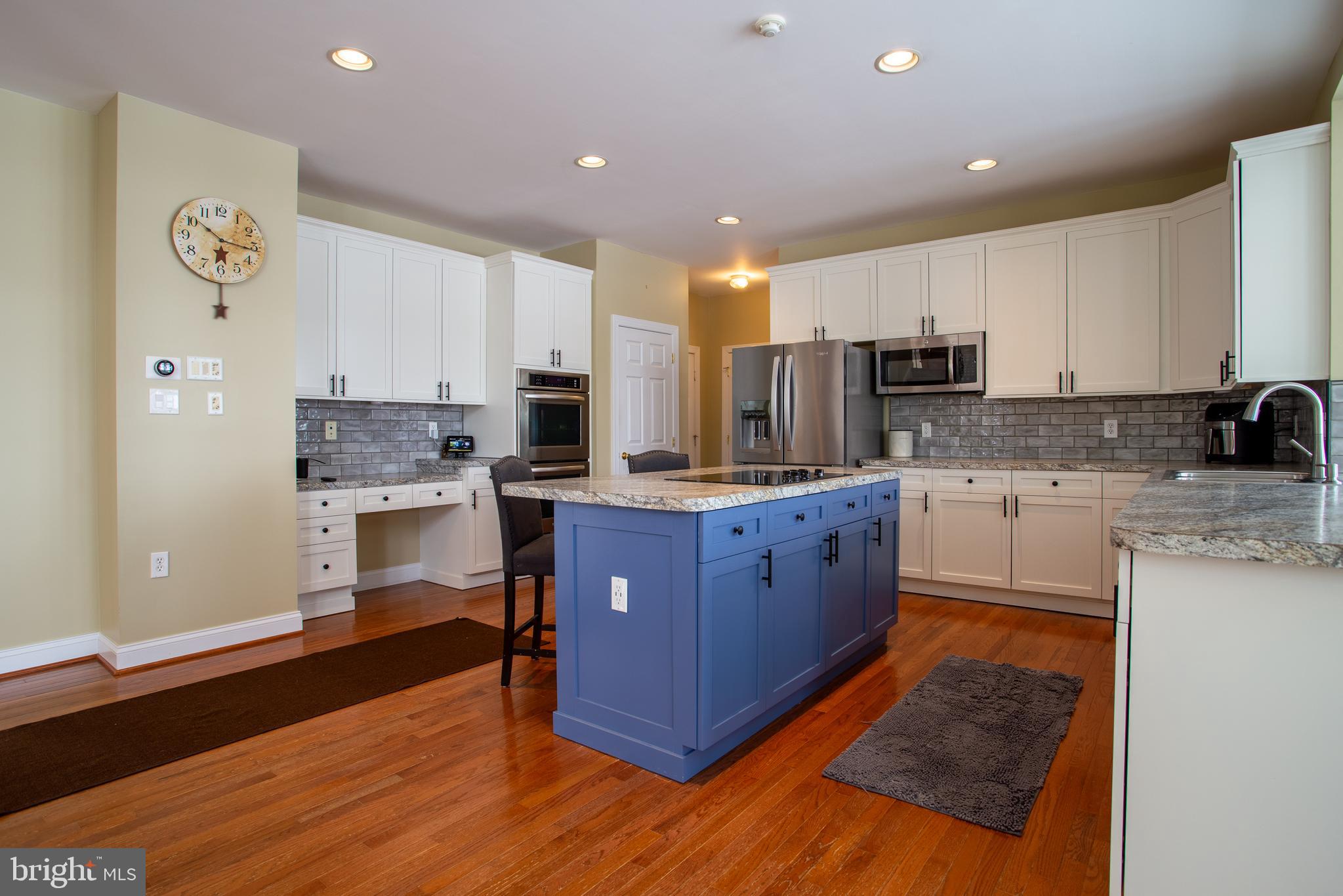 QUARTER FARM - Residential