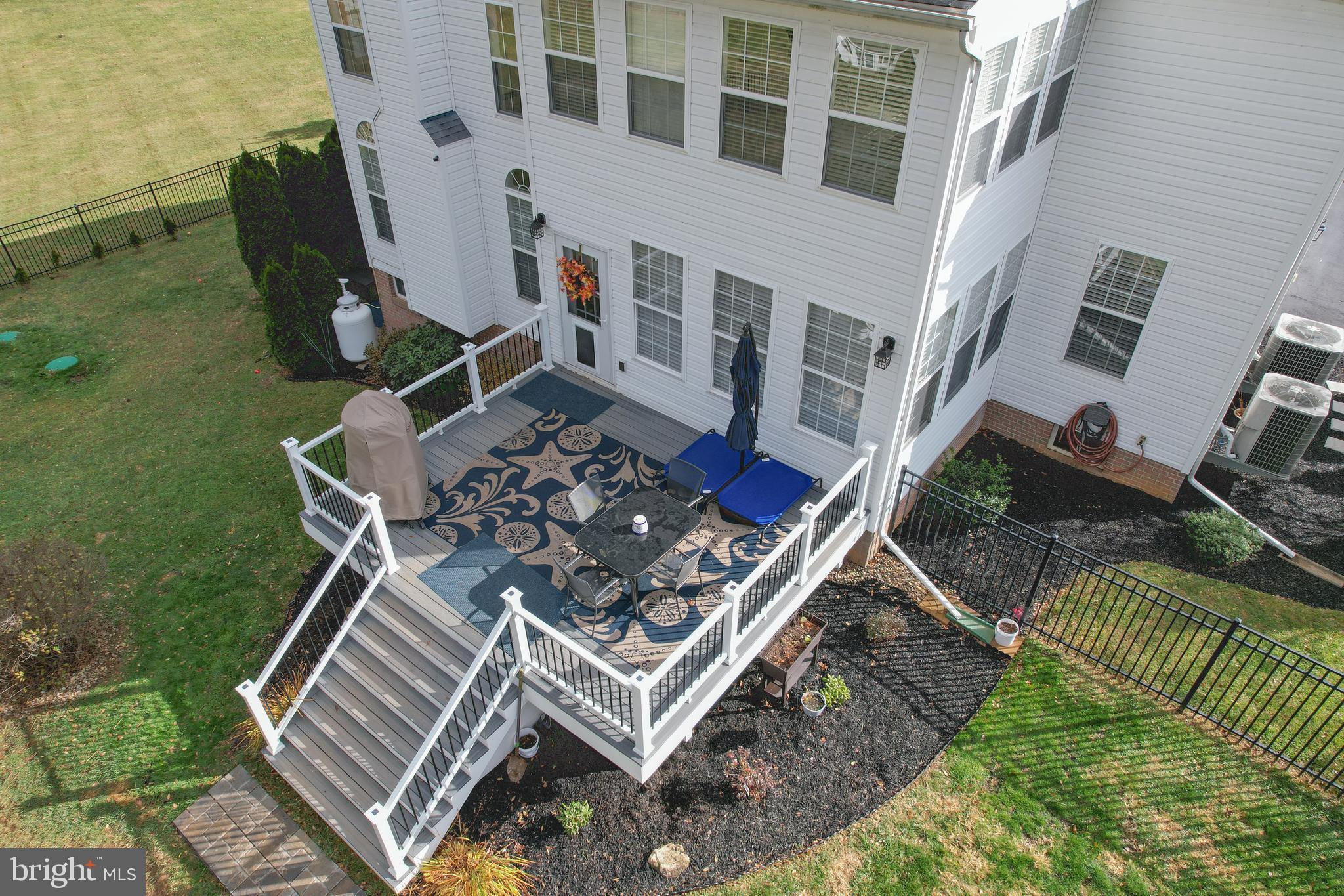 QUARTER FARM - Residential