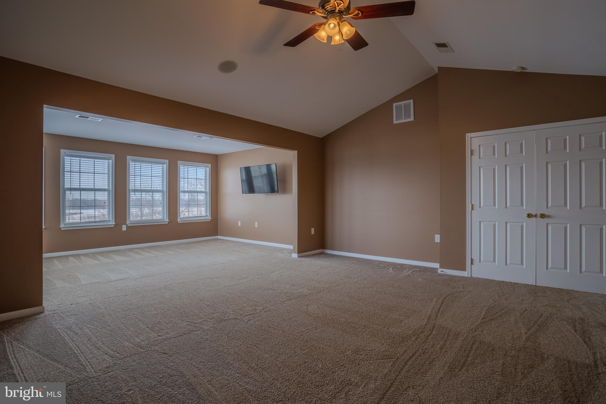 QUARTER FARM - Residential