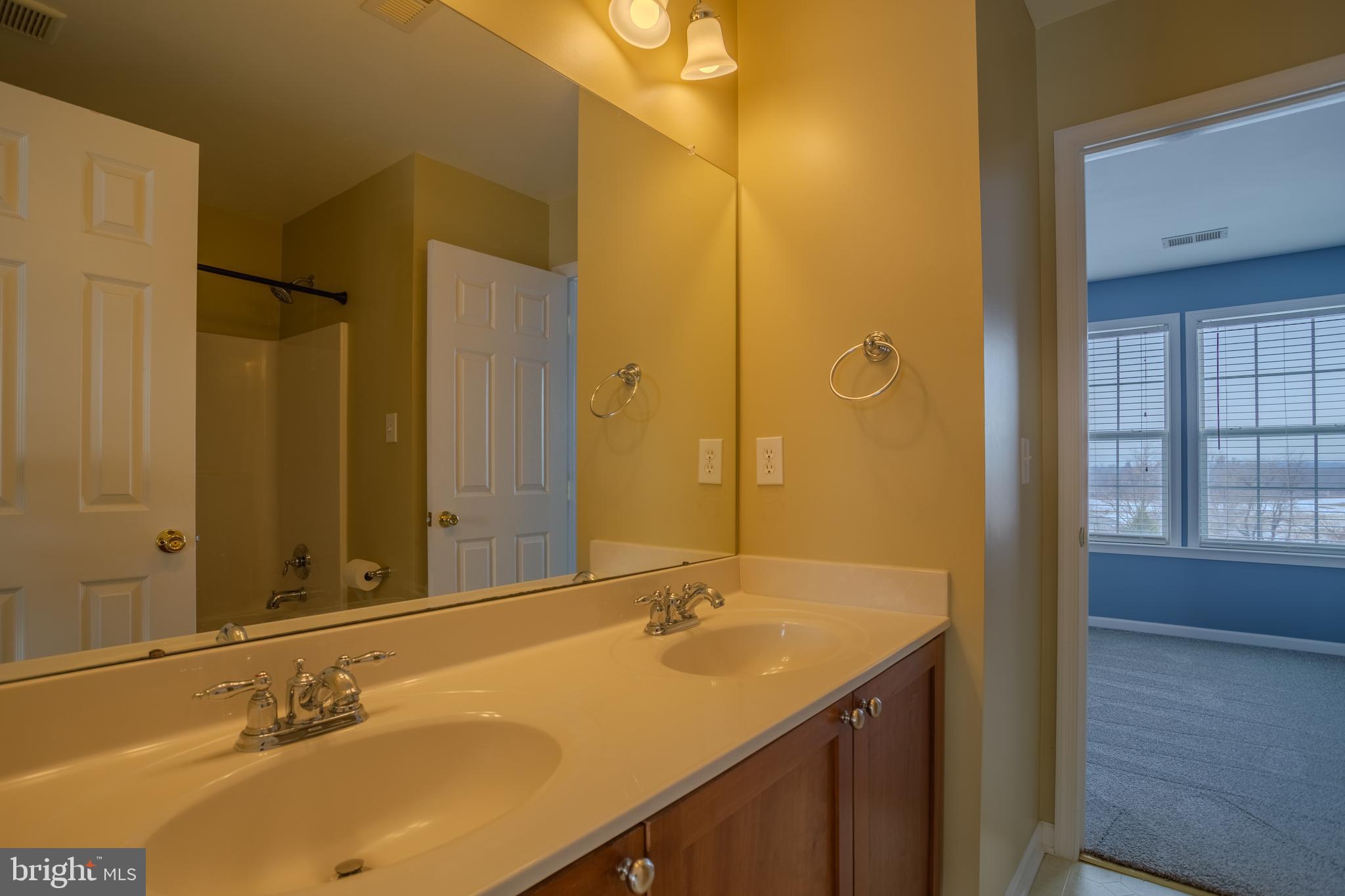 QUARTER FARM - Residential