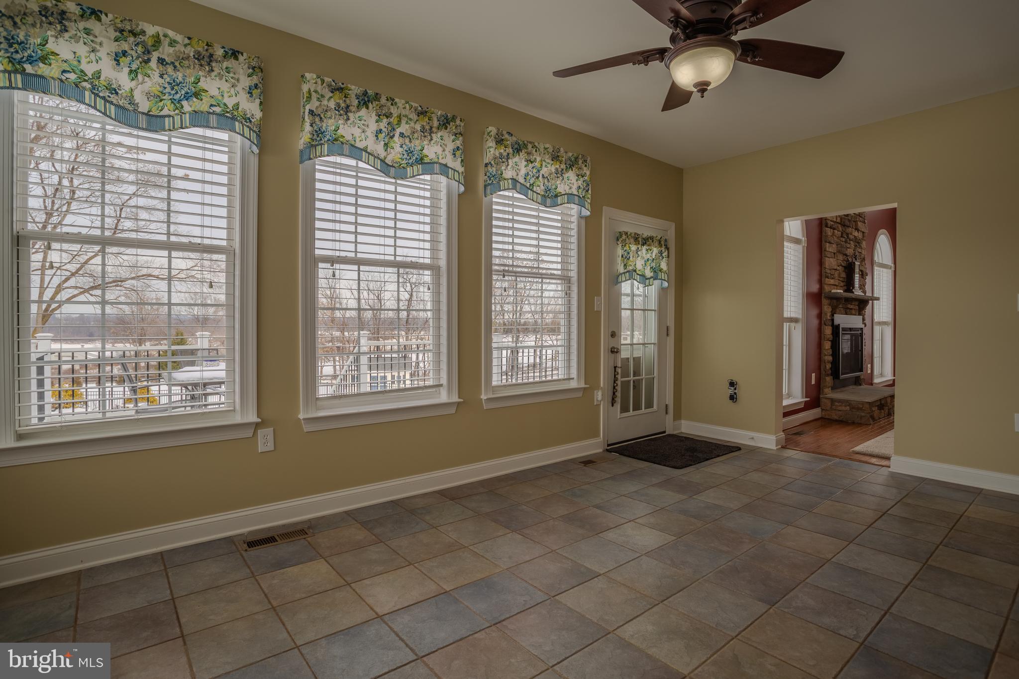 QUARTER FARM - Residential