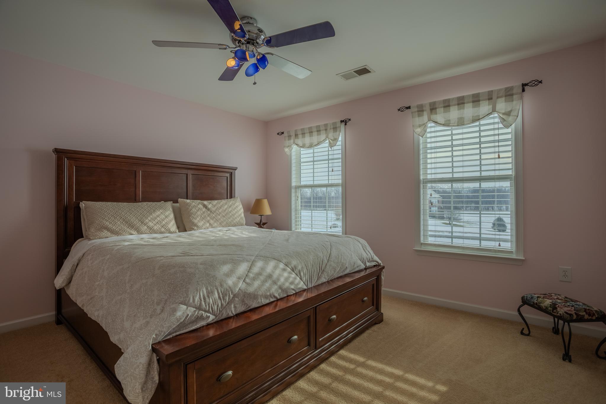 QUARTER FARM - Residential