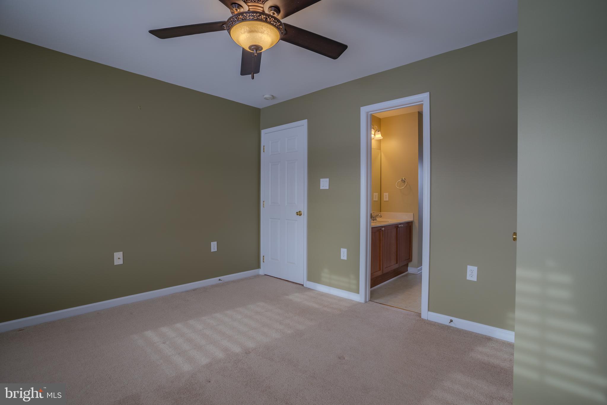 QUARTER FARM - Residential