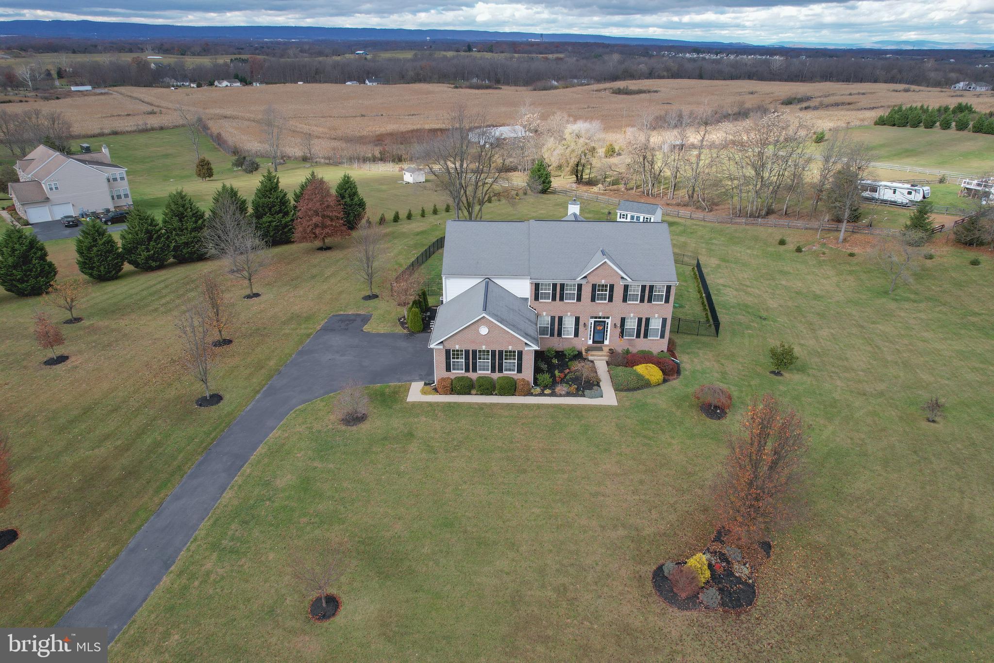 QUARTER FARM - Residential