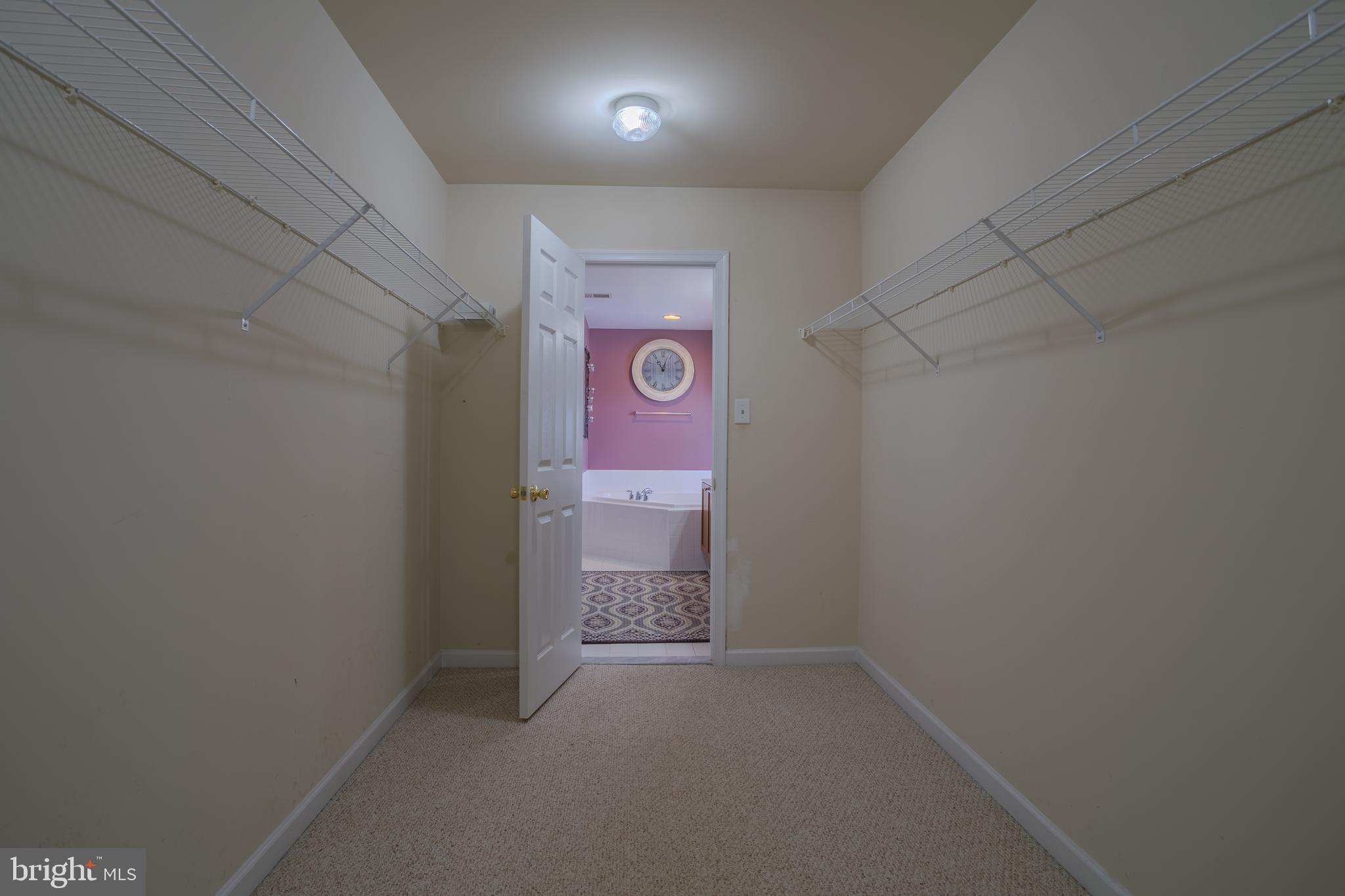 QUARTER FARM - Residential