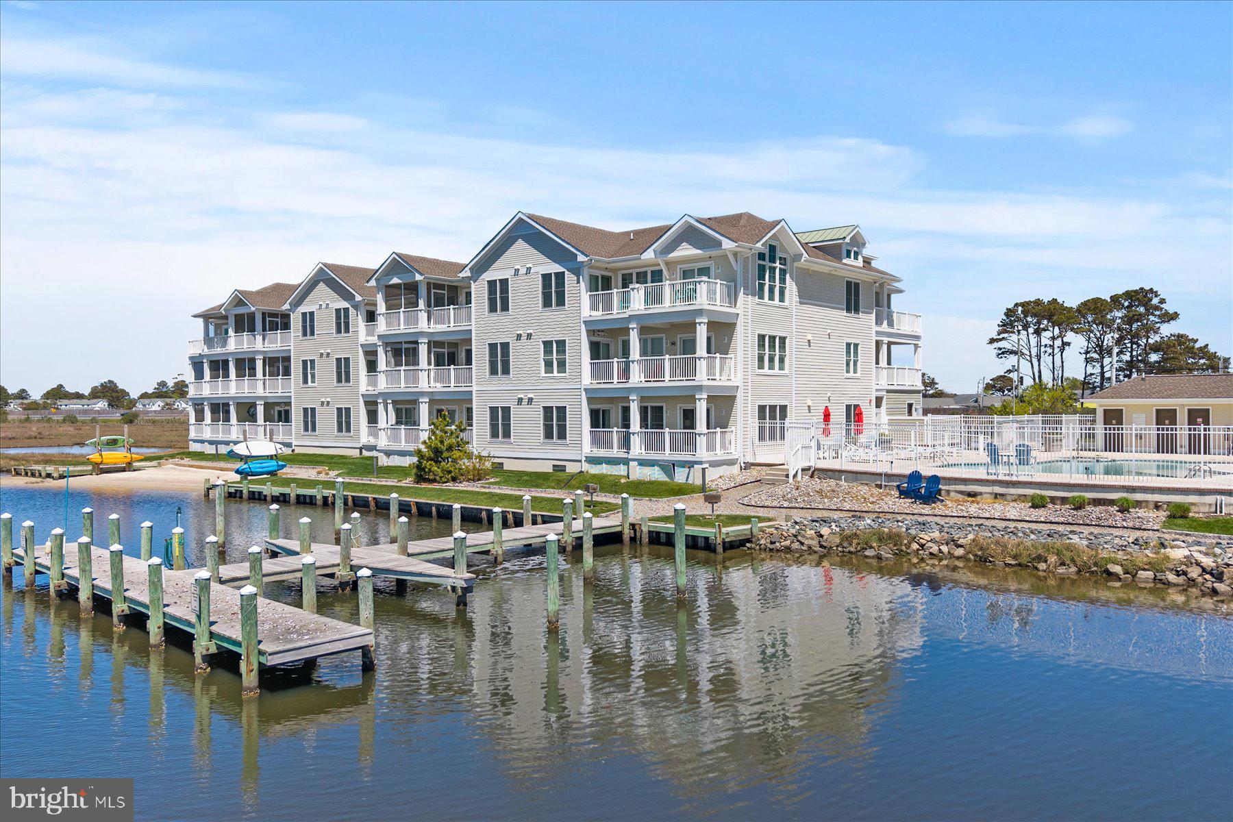 LAGUNA BAY - Residential