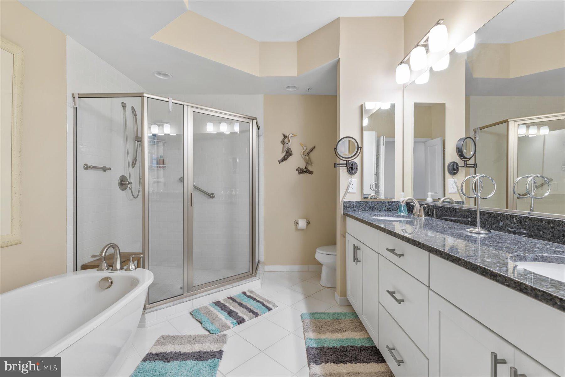 LAGUNA BAY - Residential