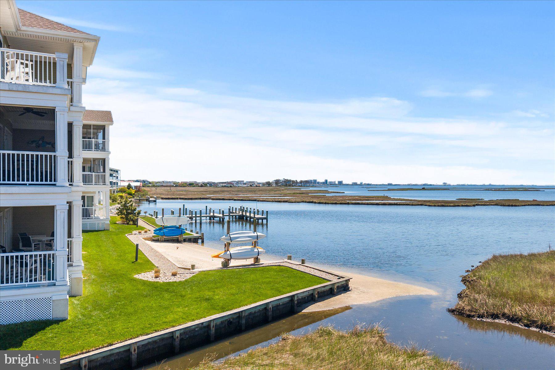 LAGUNA BAY - Residential