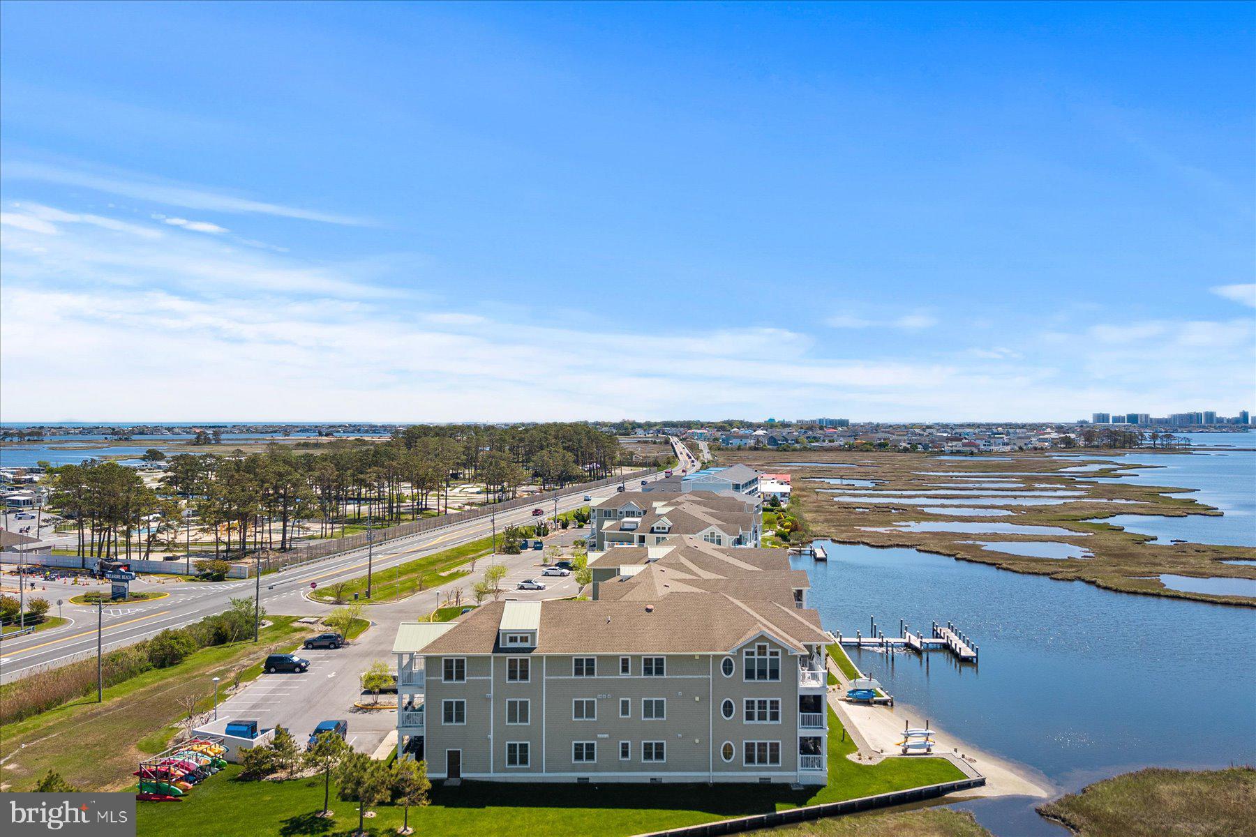 LAGUNA BAY - Residential