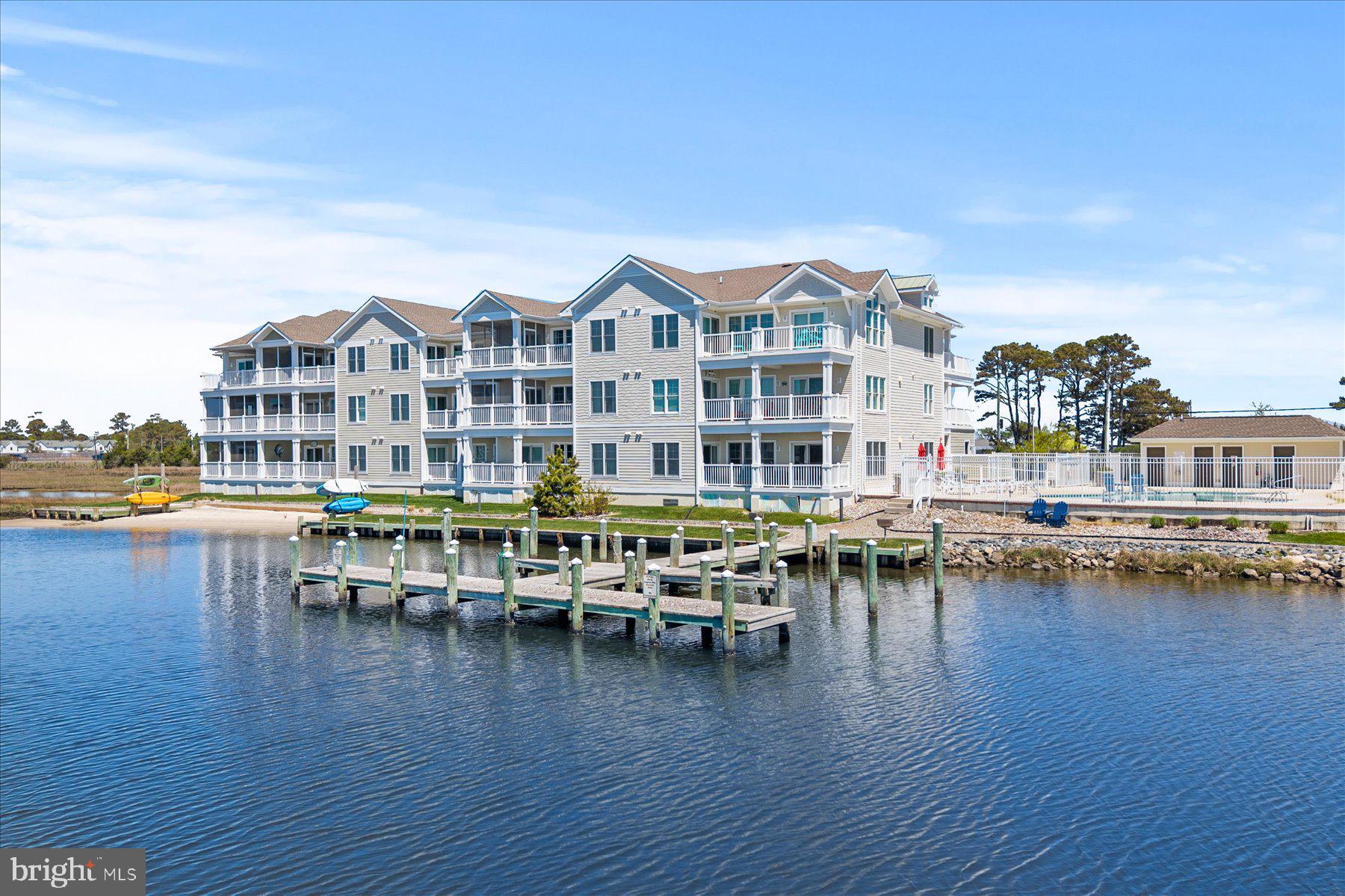 LAGUNA BAY - Residential