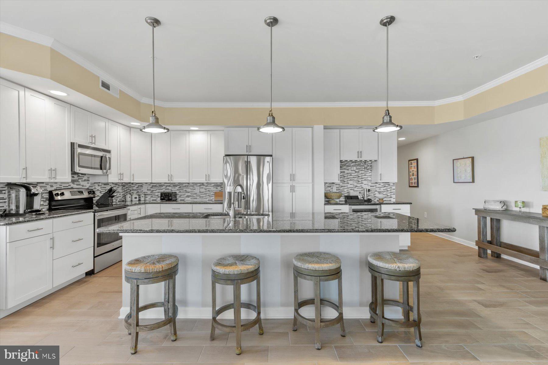 LAGUNA BAY - Residential