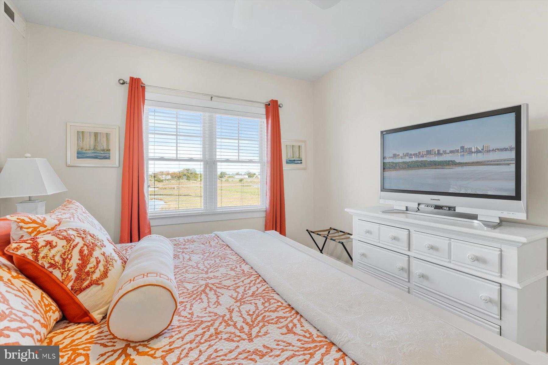 LAGUNA BAY - Residential