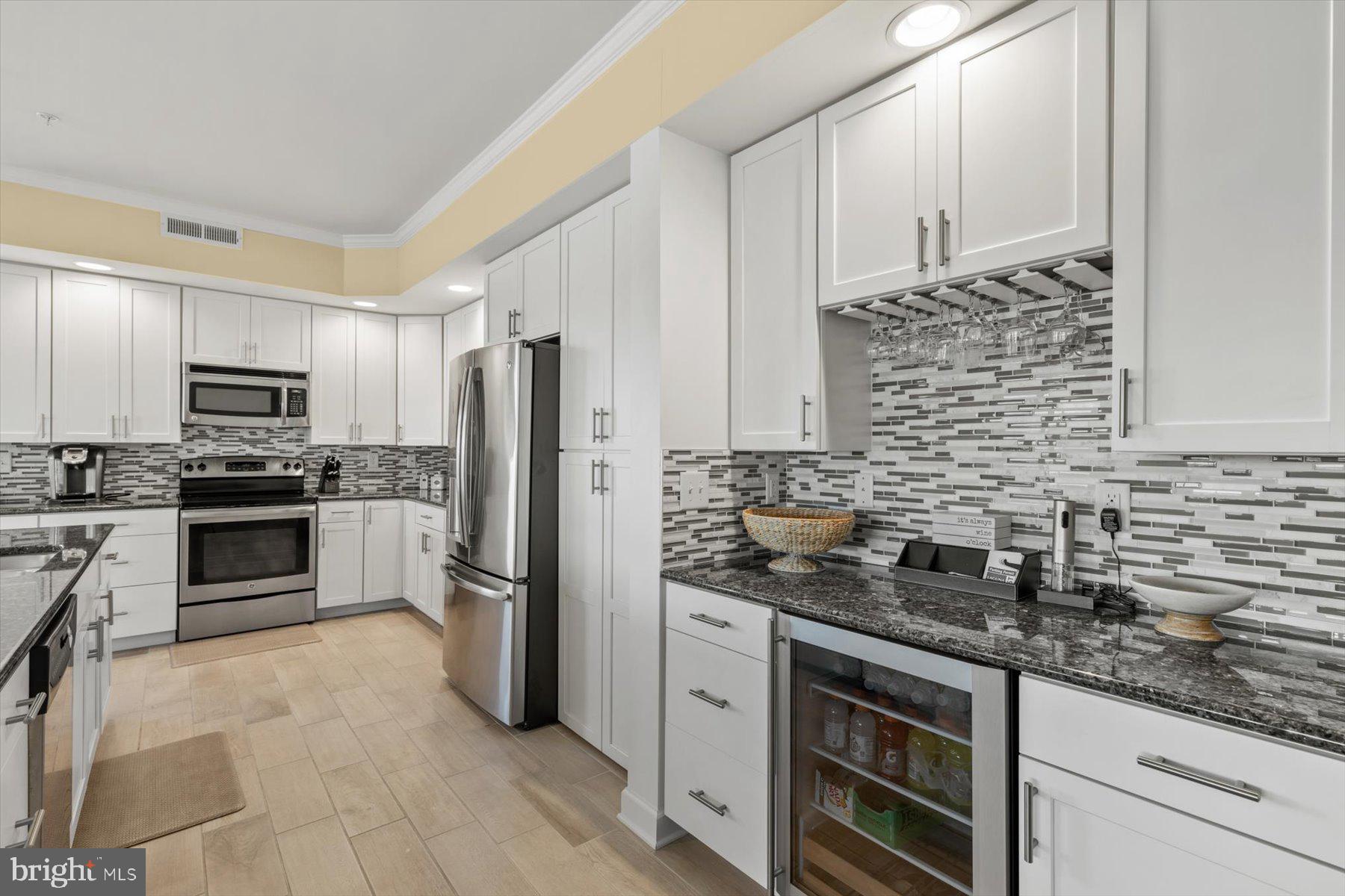 LAGUNA BAY - Residential