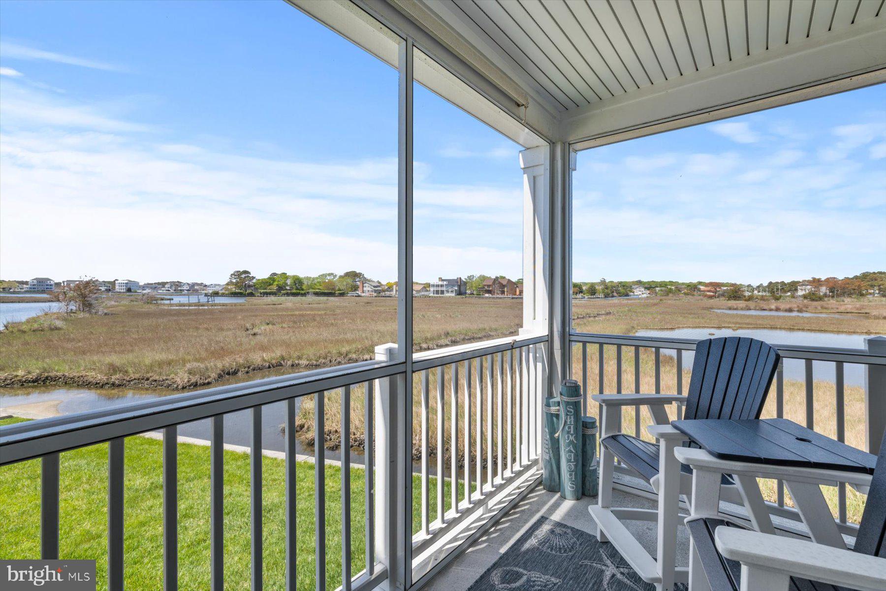 LAGUNA BAY - Residential