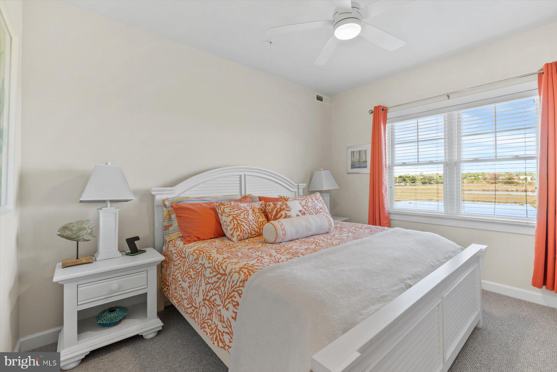 LAGUNA BAY - Residential