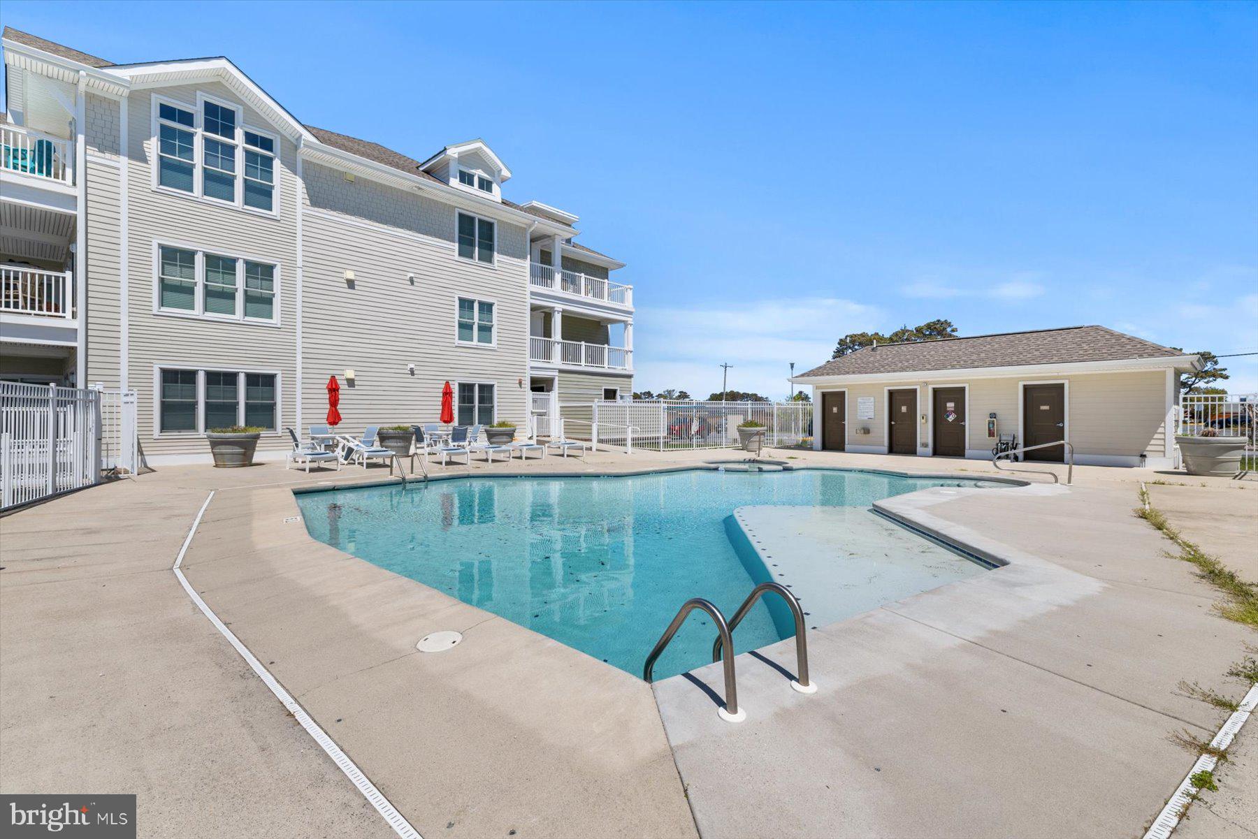 LAGUNA BAY - Residential