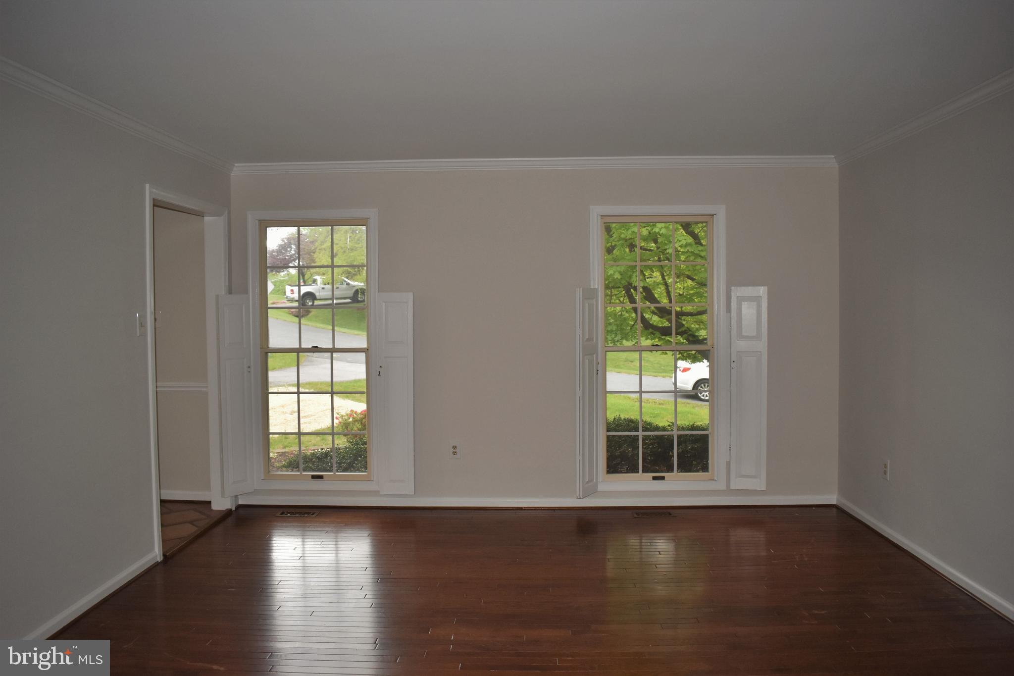 KINGS VALLEY MANOR - Residential Lease