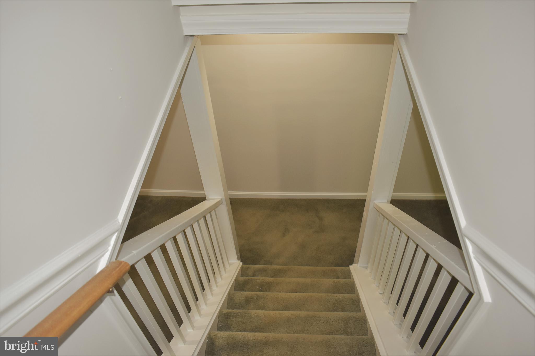 KINGS VALLEY MANOR - Residential Lease