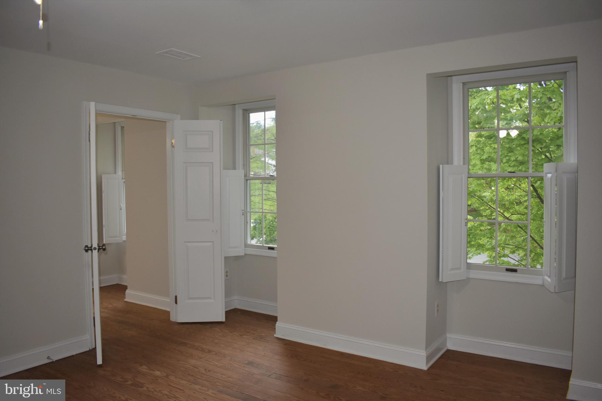 KINGS VALLEY MANOR - Residential Lease