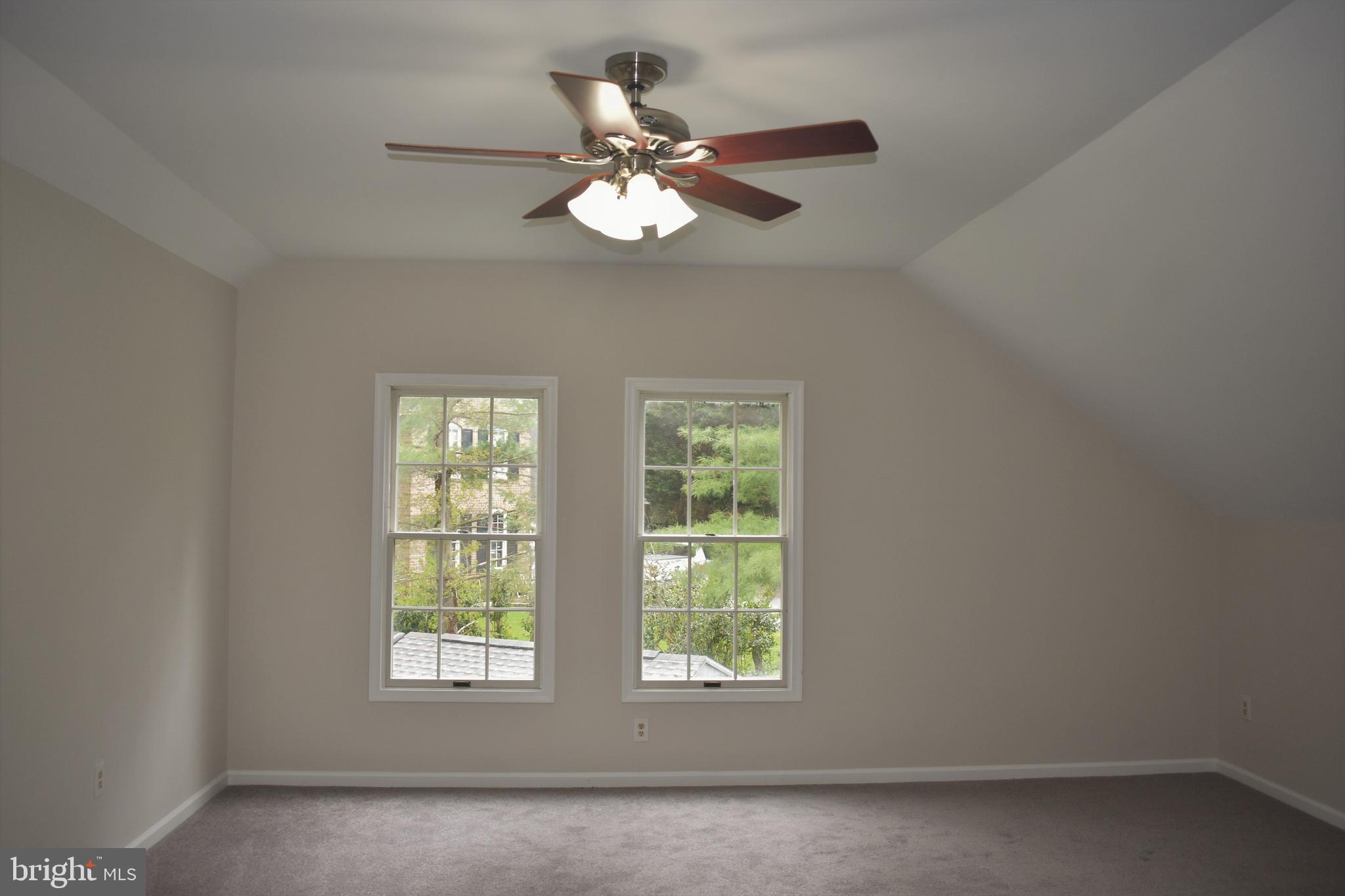 KINGS VALLEY MANOR - Residential Lease