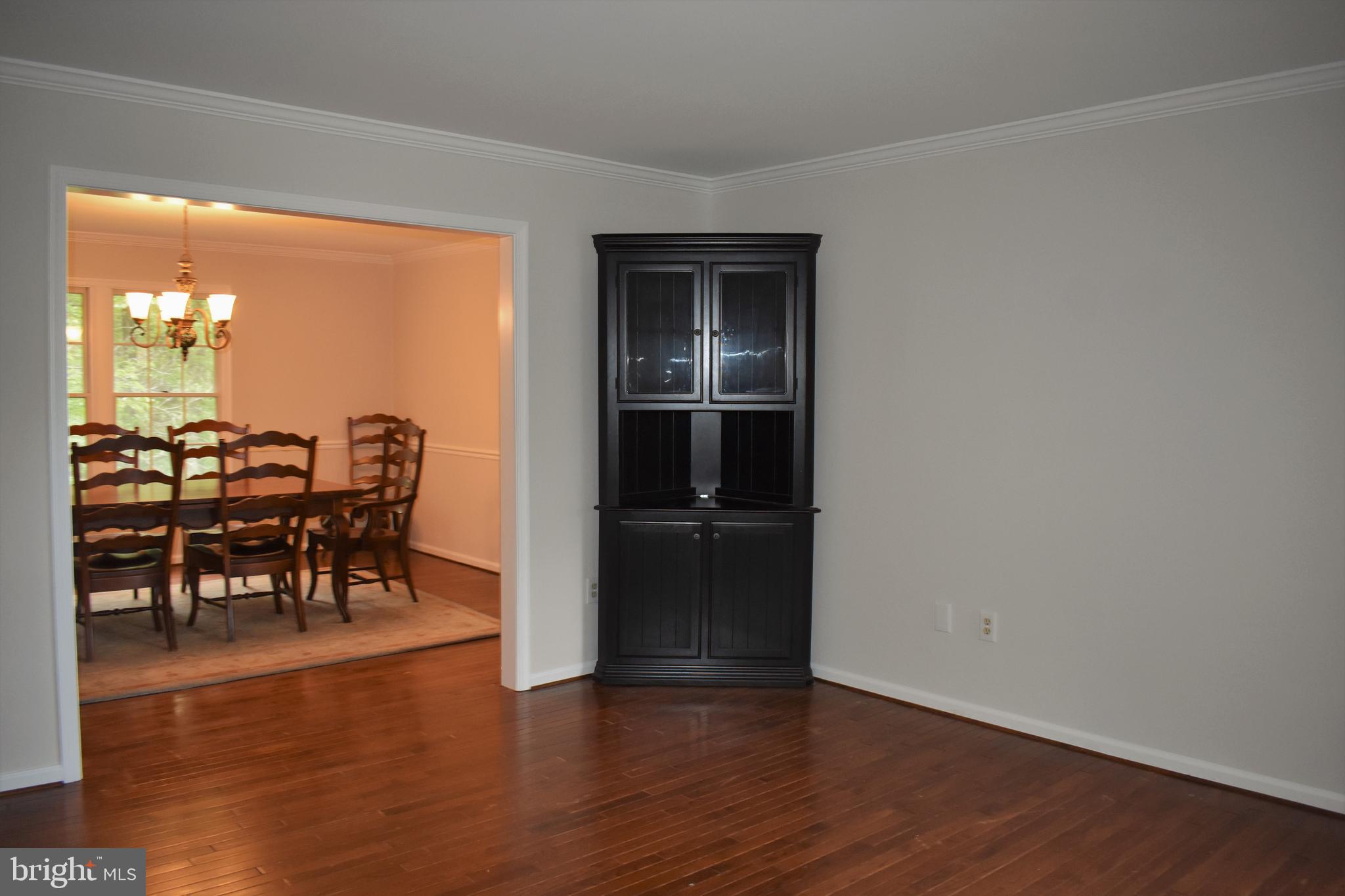 KINGS VALLEY MANOR - Residential Lease