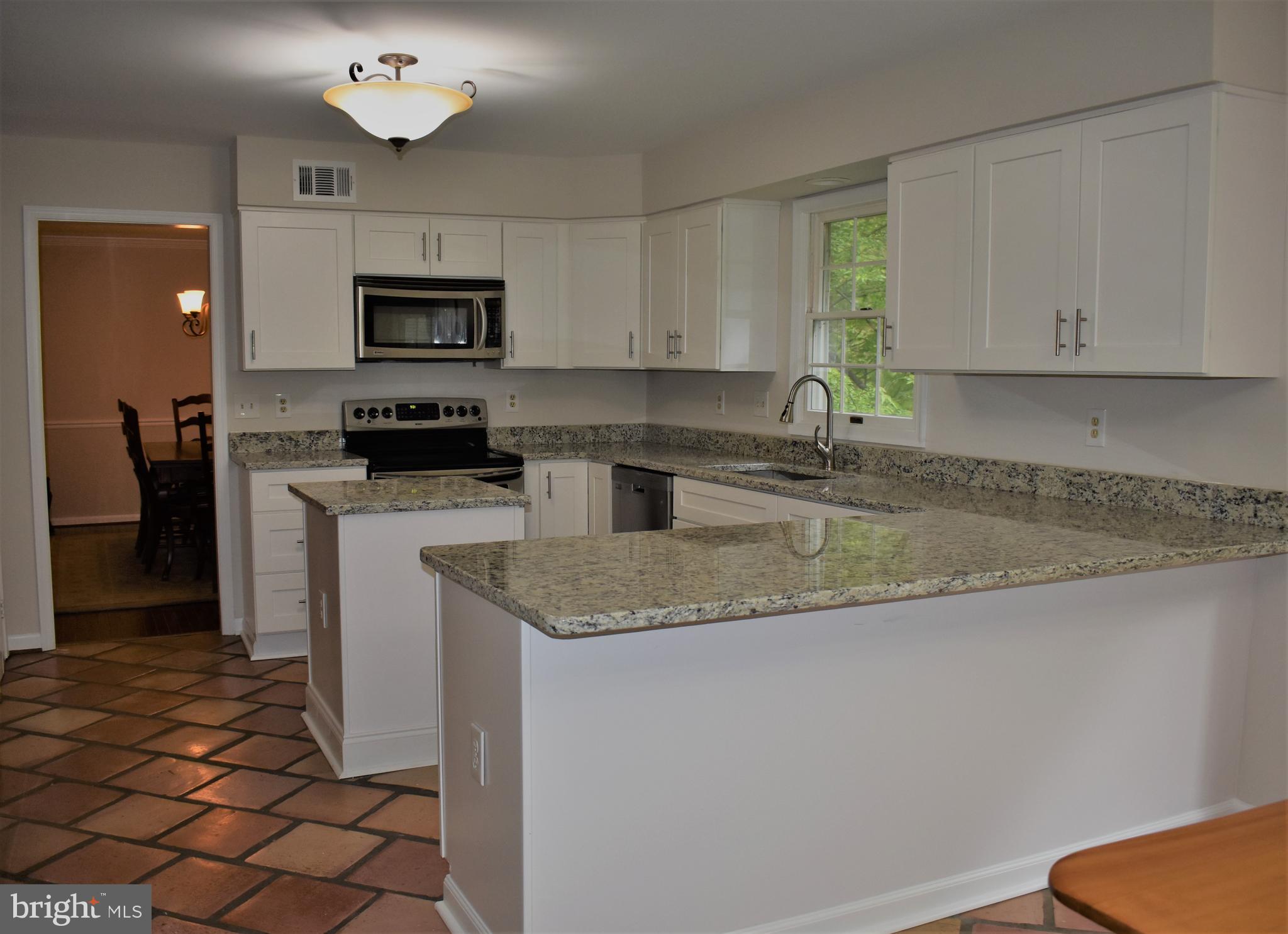 KINGS VALLEY MANOR - Residential Lease