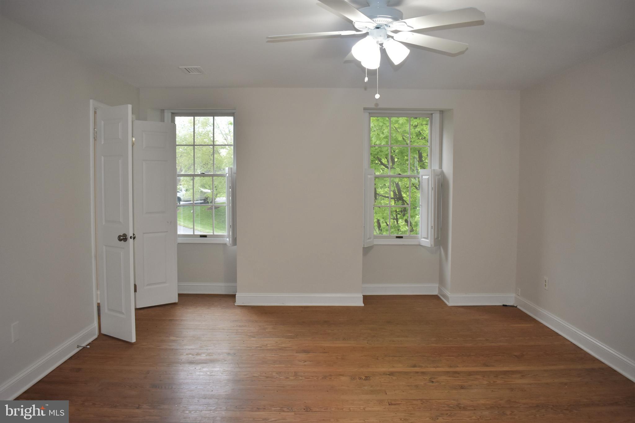 KINGS VALLEY MANOR - Residential Lease