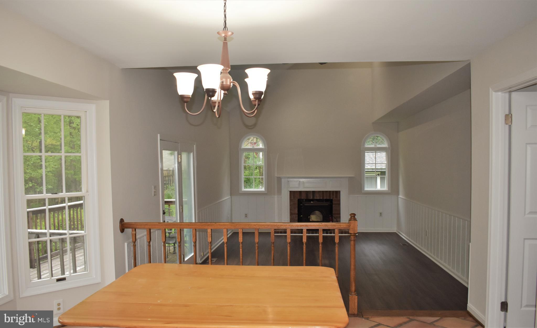 KINGS VALLEY MANOR - Residential Lease