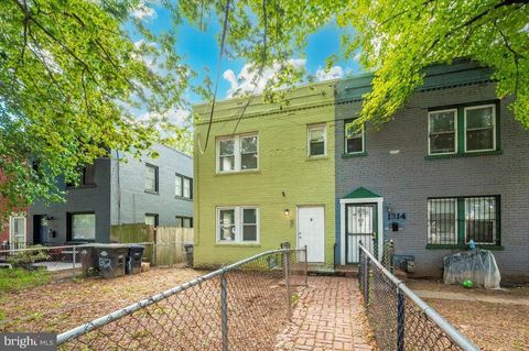 1312 EASTERN AVENUE NE WASHINGTON DC 20019