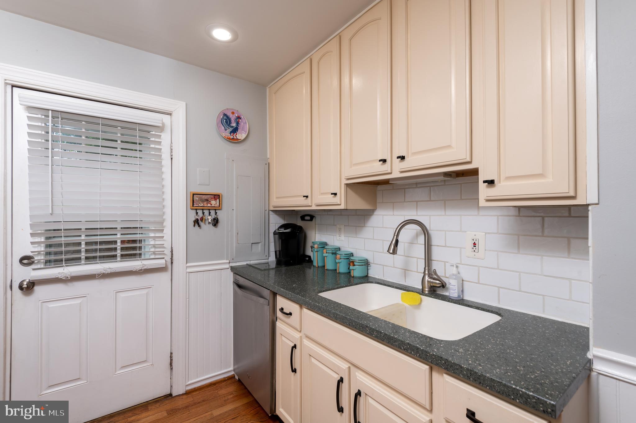 BURGUNDY VILLAGE - Residential