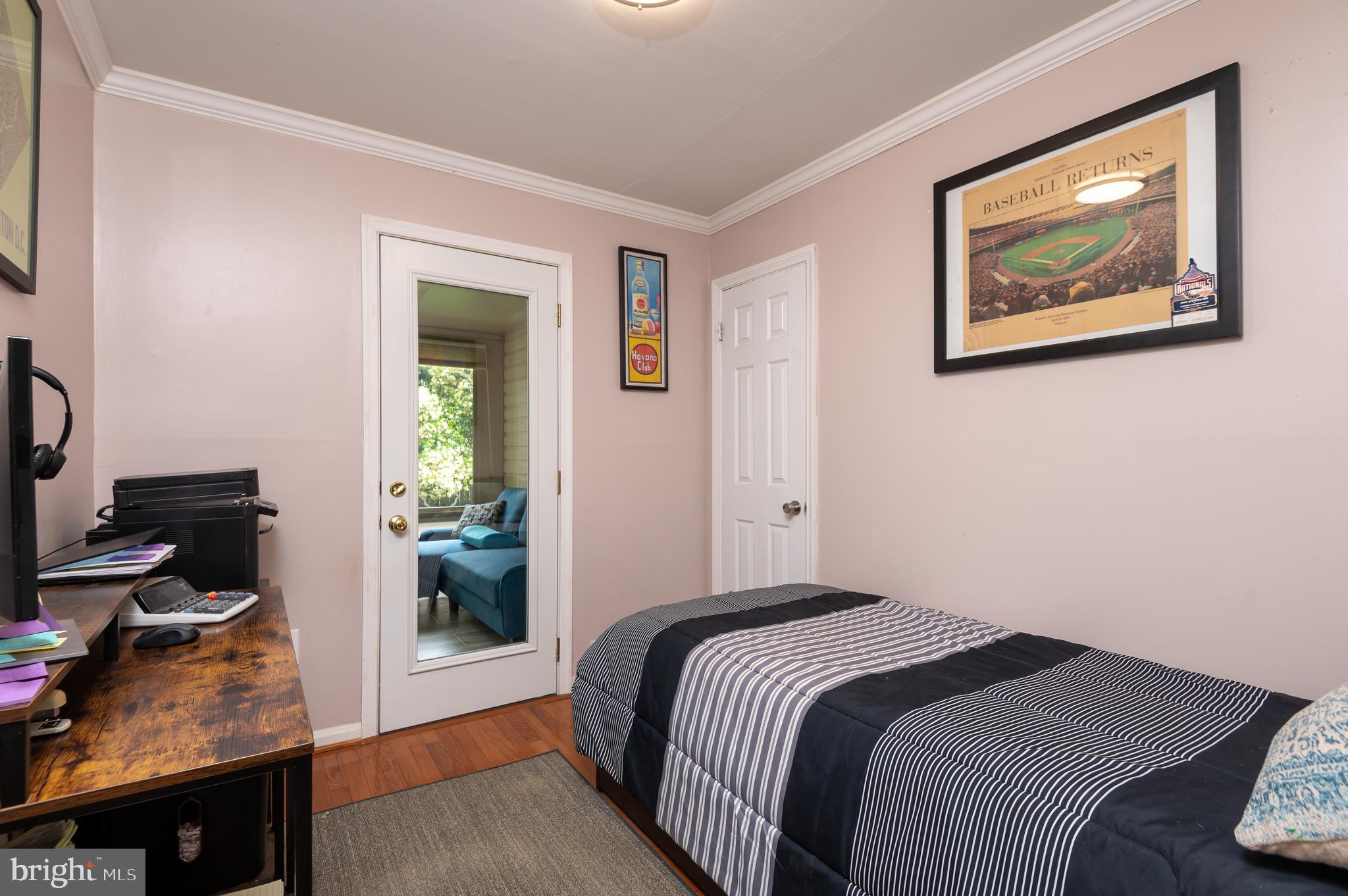 BURGUNDY VILLAGE - Residential