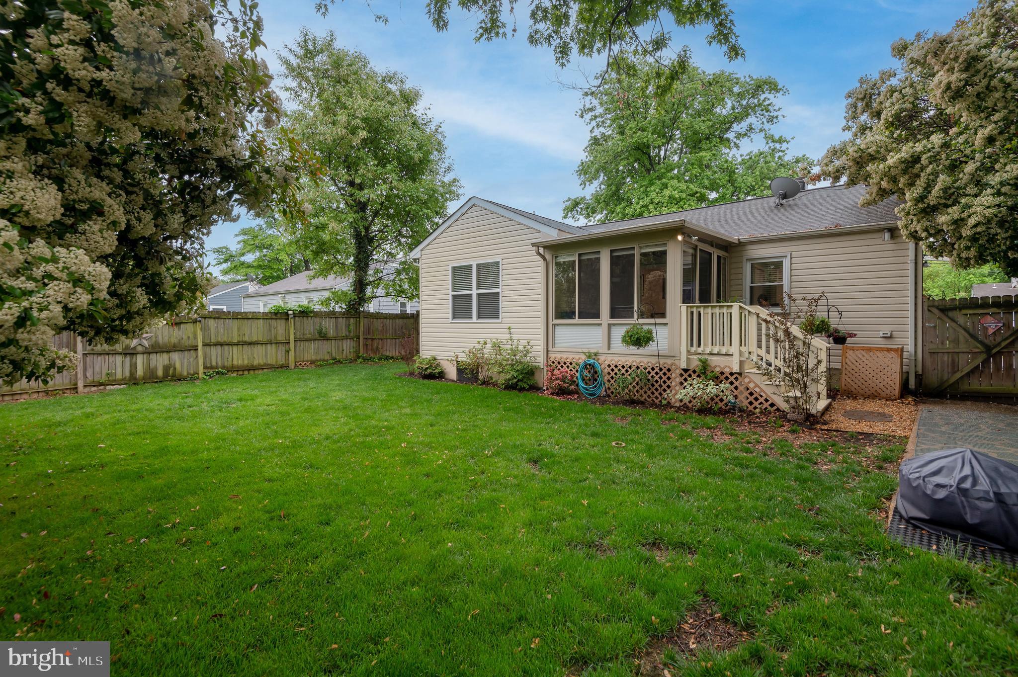 BURGUNDY VILLAGE - Residential