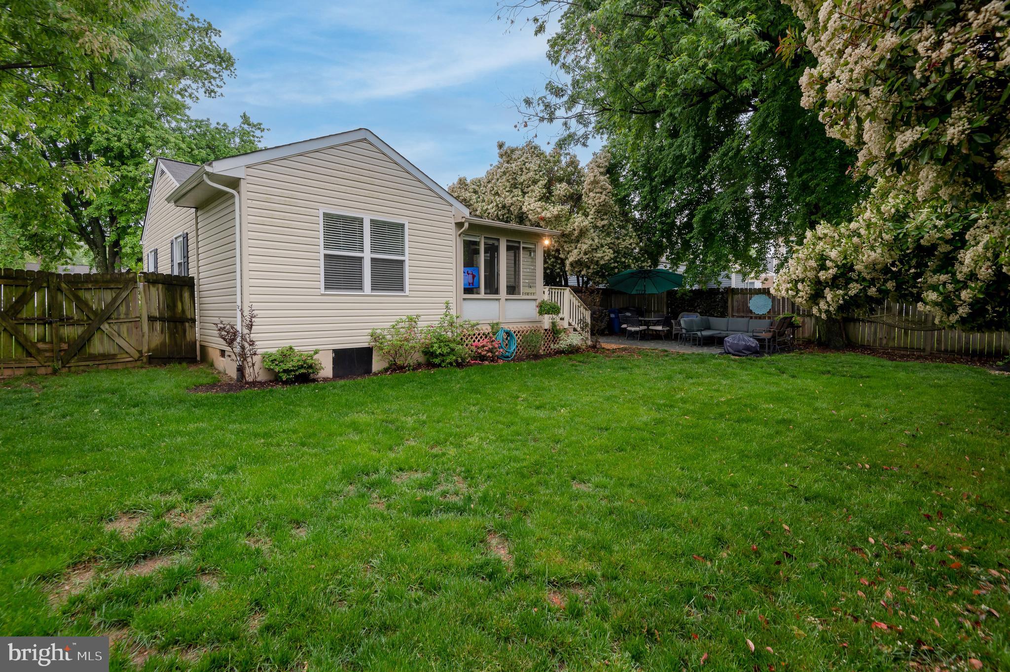 BURGUNDY VILLAGE - Residential