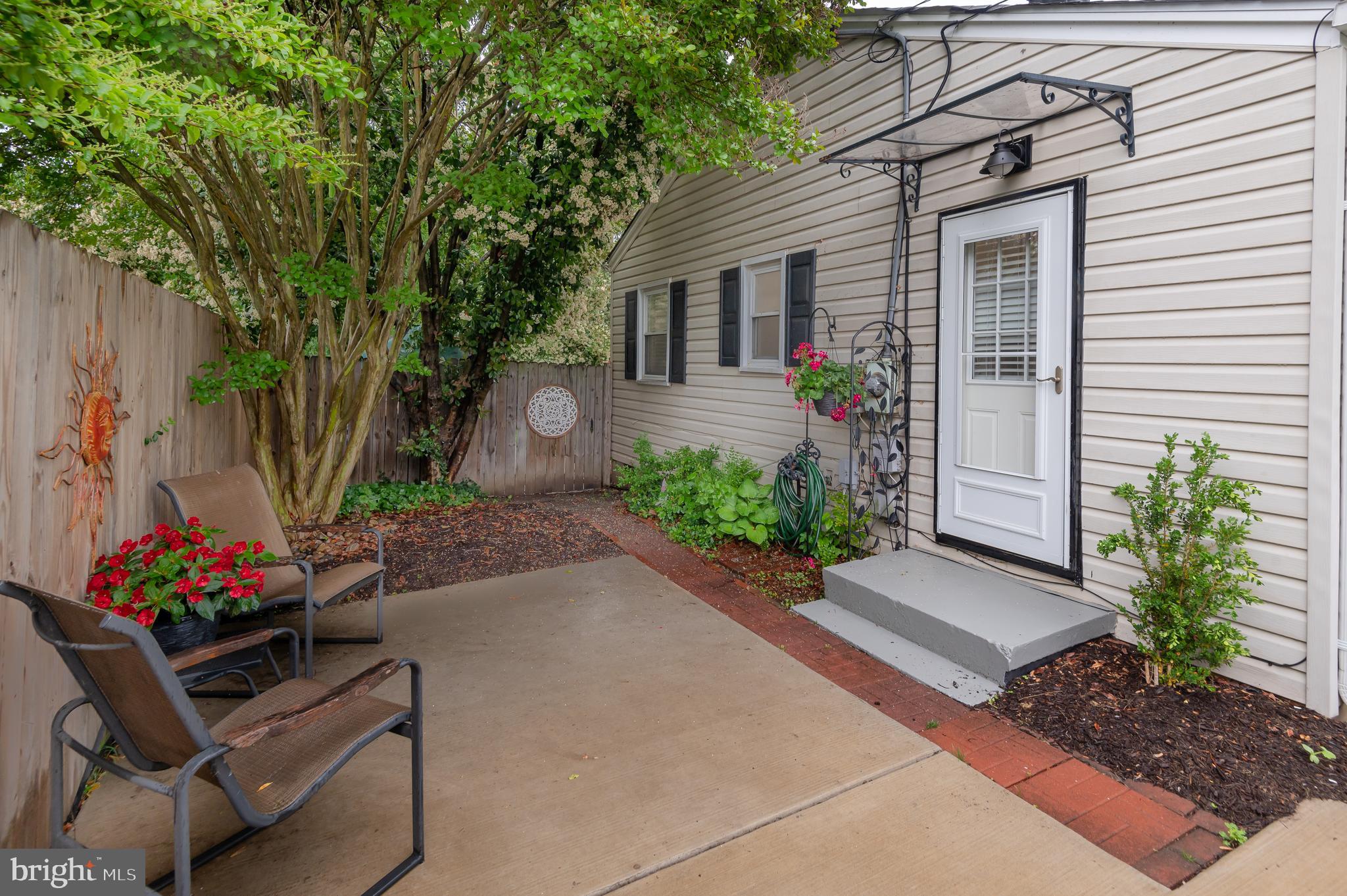 BURGUNDY VILLAGE - Residential