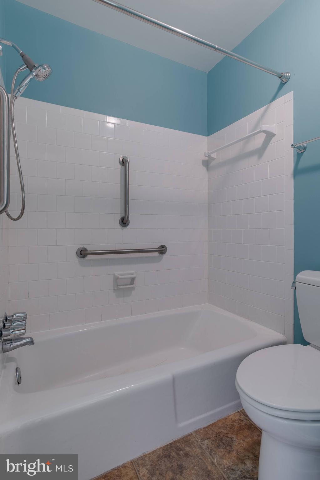 OLD CREEK ESTATES - Residential