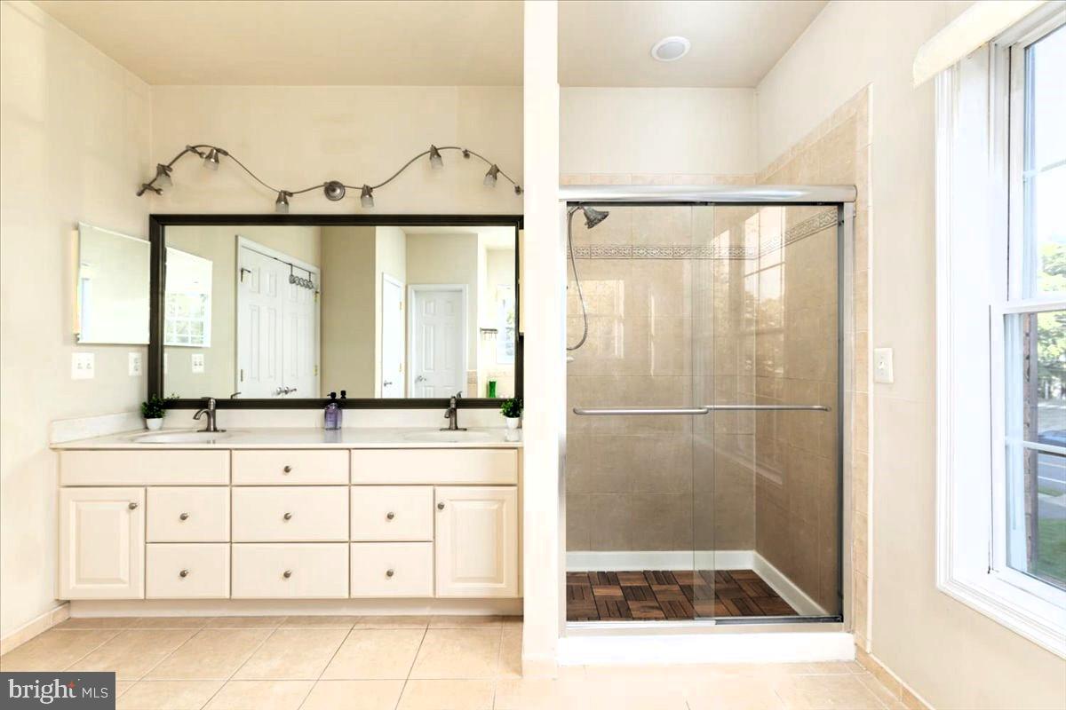 MANTUA - Residential