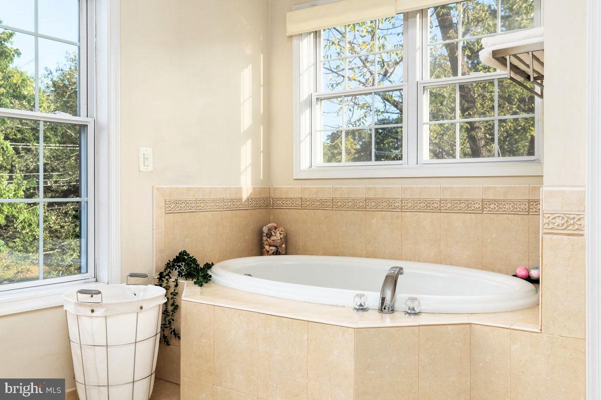 MANTUA - Residential