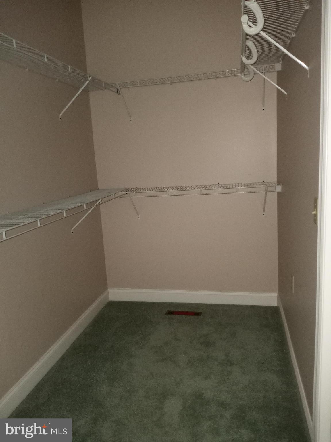 IMPERIAL WOODS - Residential