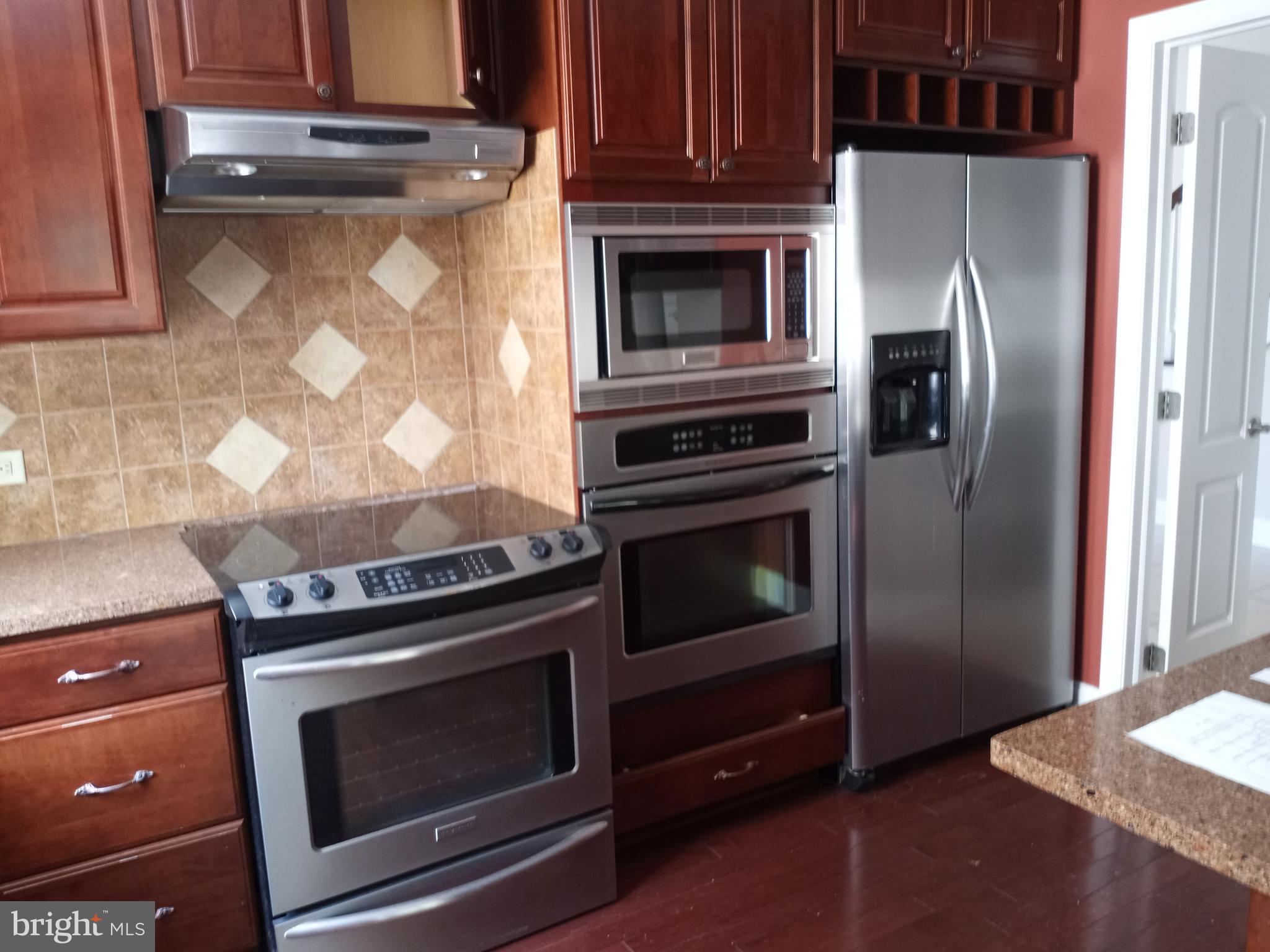 IMPERIAL WOODS - Residential