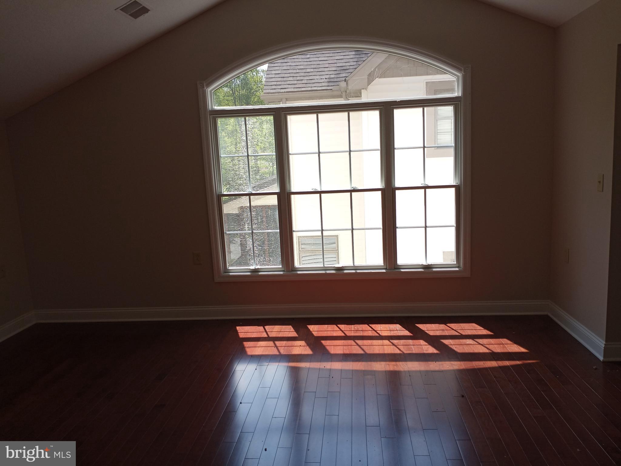 IMPERIAL WOODS - Residential