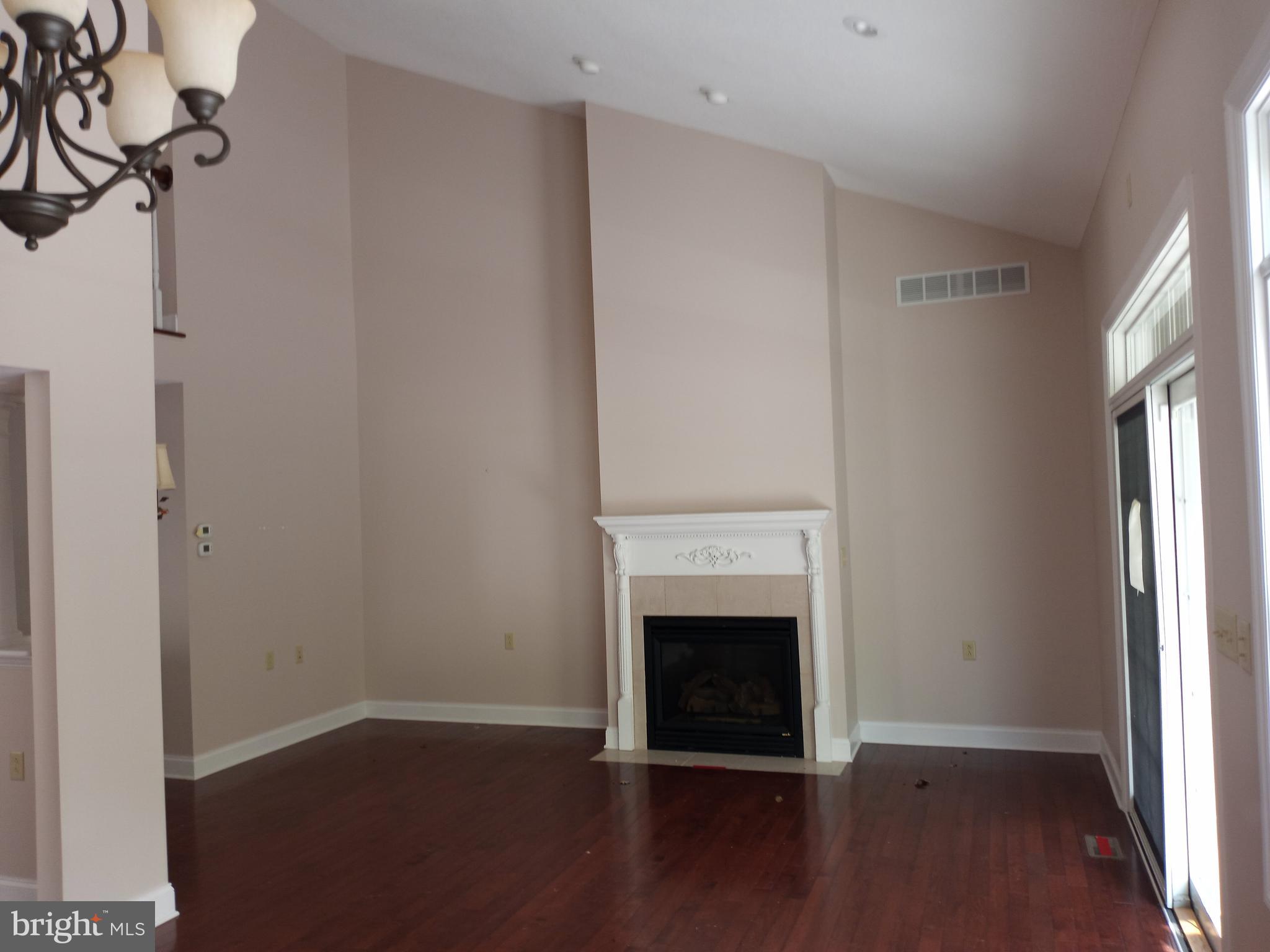 IMPERIAL WOODS - Residential