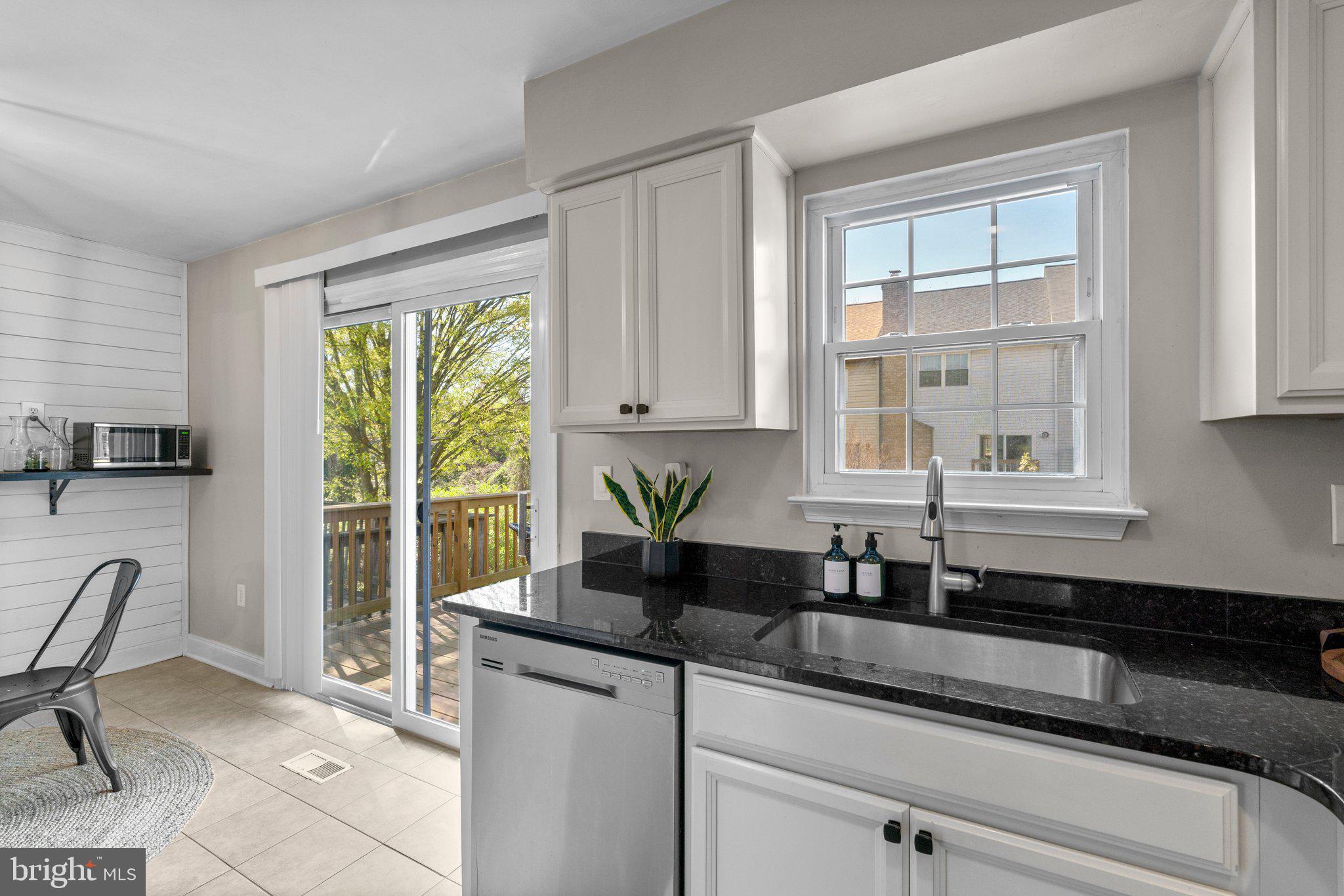 RICHARDSON MEWS - Residential