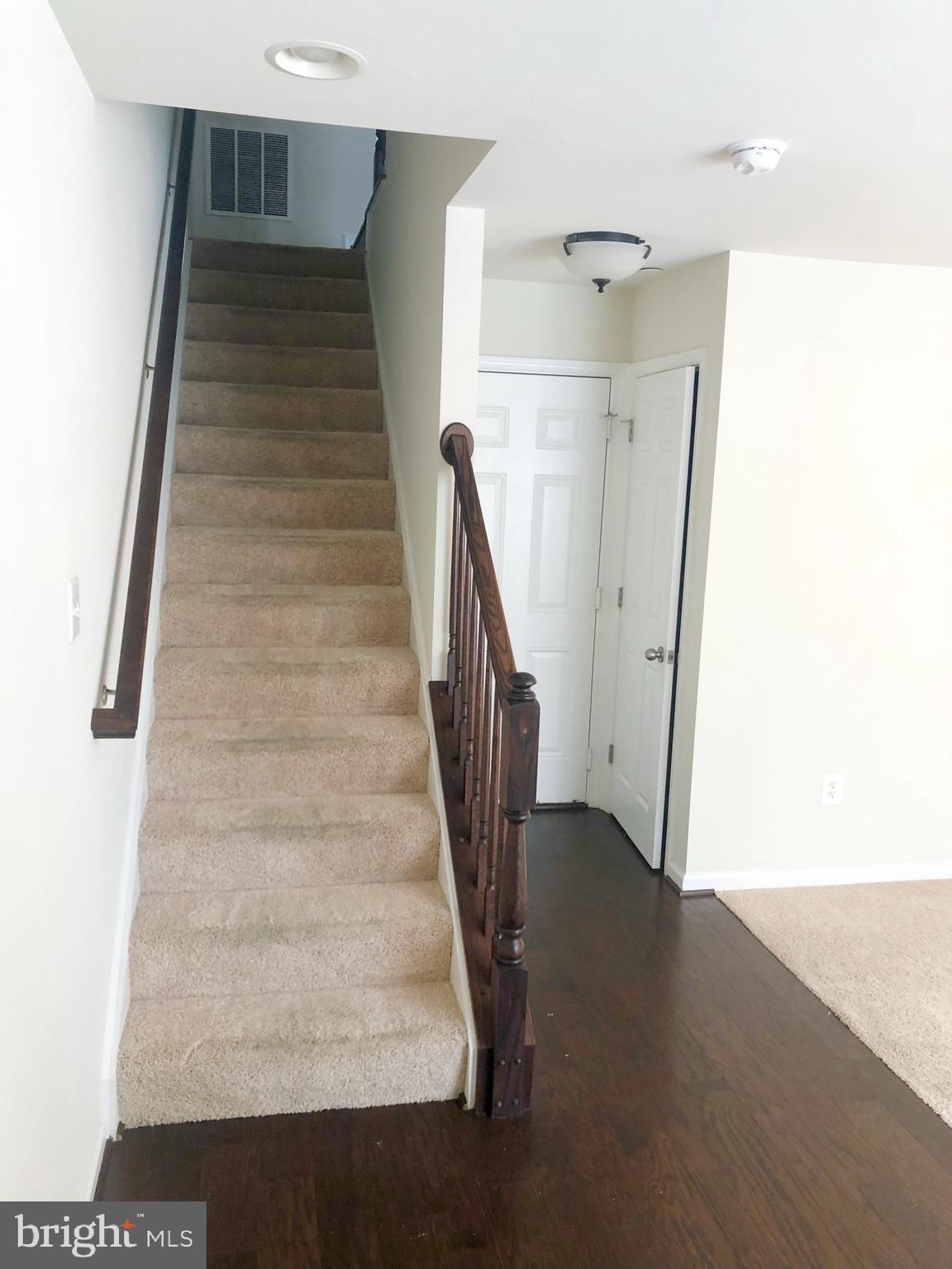 7226 SILVER THORN WAY