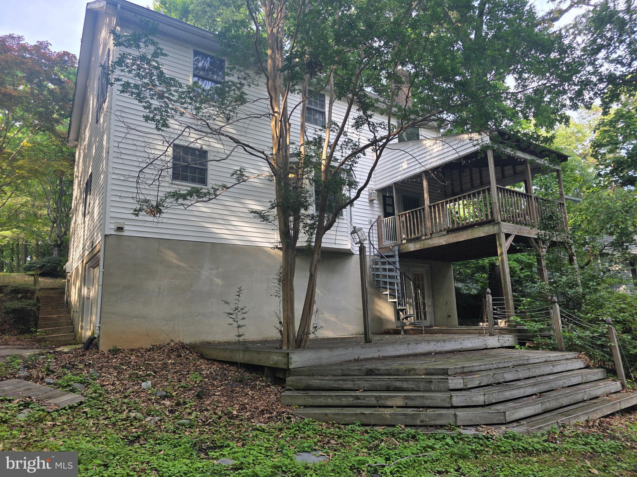 5825 MAGNOLIA CIRCLE